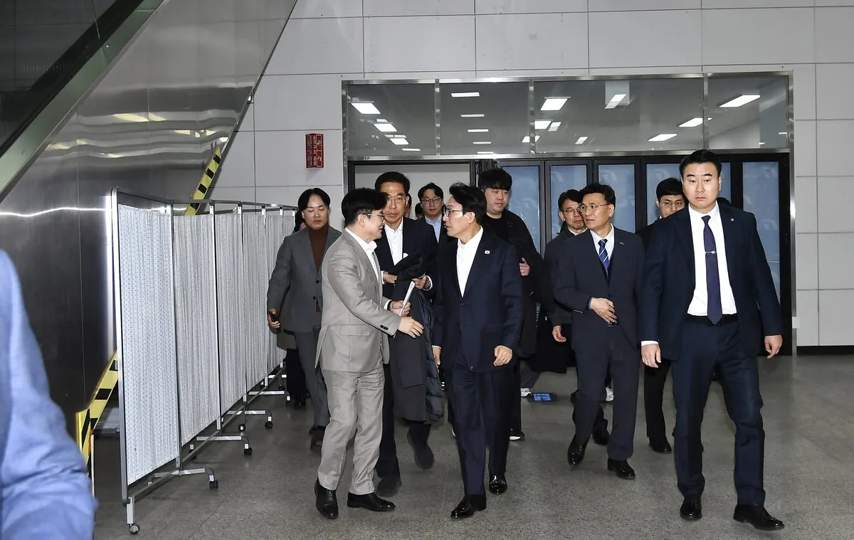 김병수 김포시장이 27일 김포골드라인 사우역을 방문한 김민석 국무총리와 만났다. 김 시장은 근본해결책으로 5호선 예타통과가 시급하다고 건의했다.