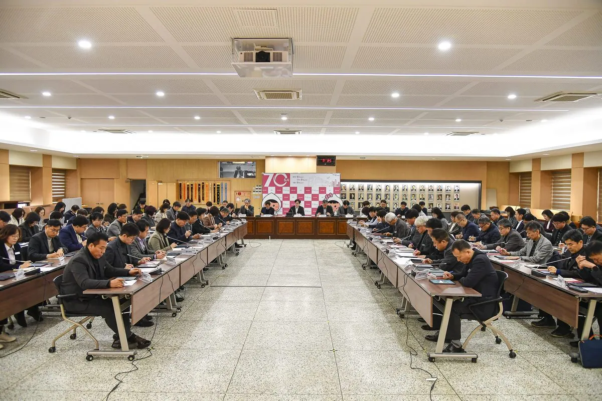 김병수 시장이 23일 확대간부회의를 주재하며 3월 주요 업무 추진계획과 시정 현안을 점검했다.