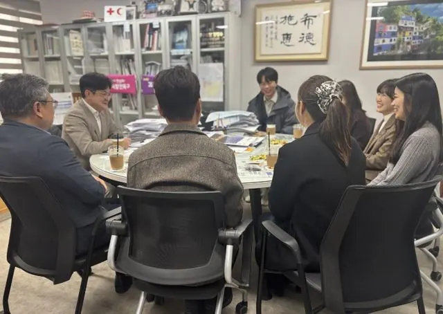 김포시 청렴 팝업 카페, 직원 6명과 AI 행정혁신 논의 사진 3