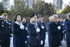 김포시장, 새해 첫 일정으로 현충탑 참배…병오년 시정 방향 제시