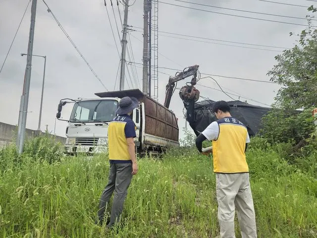 김포 고촌 풍곡리 하천 불법시설물 강제 철거 사진 2