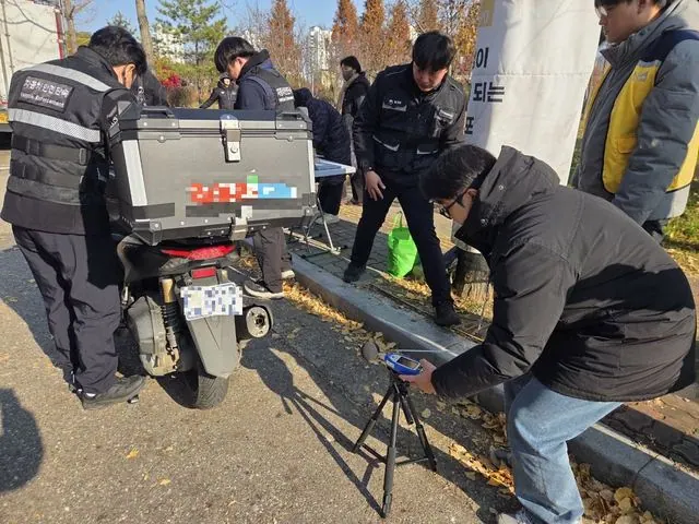 김포시, 이륜차 46대 합동점검…위반 11건 적발 사진 1