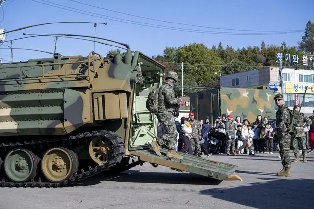 김포 해병대문화축제 5만명 방문…대명항 부각 사진 4