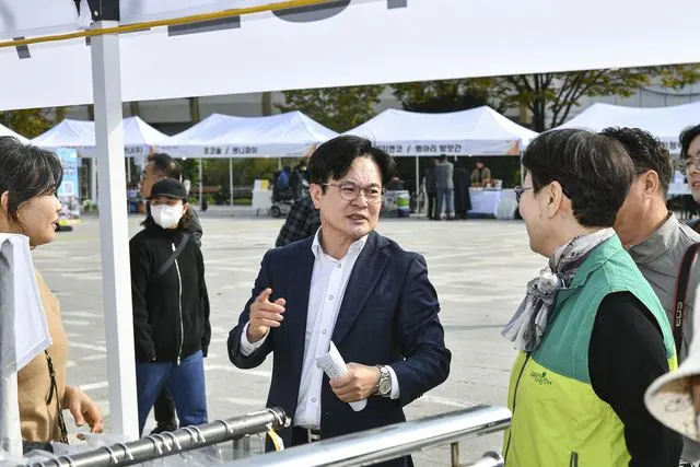 김포시, 소상공인의 날 기념식·판매전 열어 사진 2