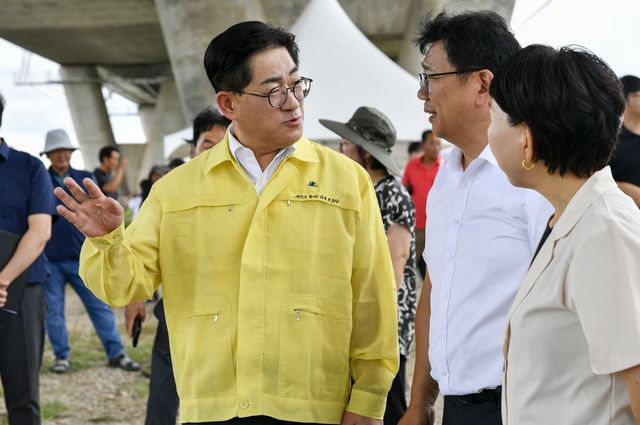 김포시, 고촌 한강서 황복 40만 마리 방류…수산자원 회복 사진 2