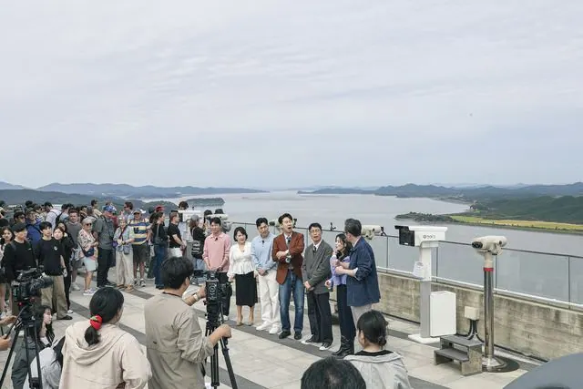 김포 애기봉, 채널A '이만갑' 추석특집 탈북민과 촬영 사진 1
