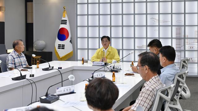김포시장, 농업인 대표들과 농기계 임대·기술센터 현안 논의 사진 1