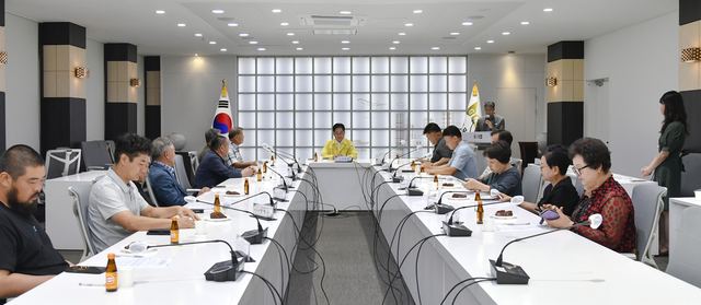 김포시장, 농업인 대표들과 농기계 임대·기술센터 현안 논의 사진 2