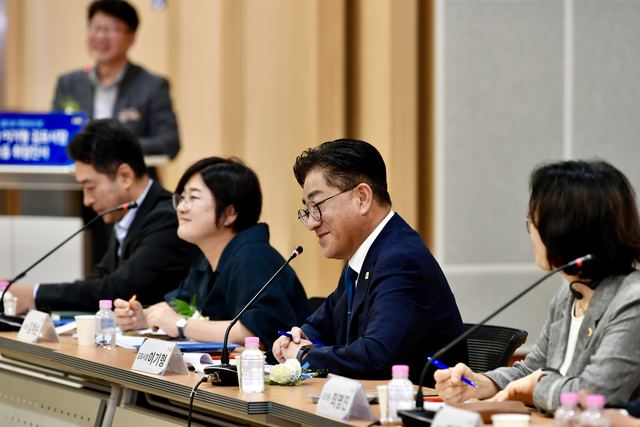 김포시장 14개 읍면동 순회 마무리…민원 124건 접수 사진 2