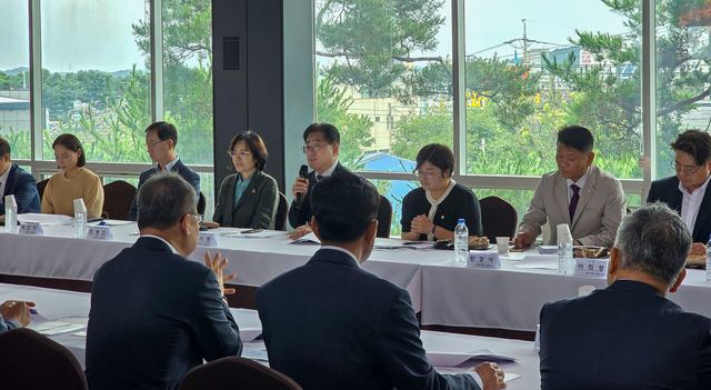 김포시, 상공회의소와 기업지원 간담회…경제여건 대응 논의 사진 1