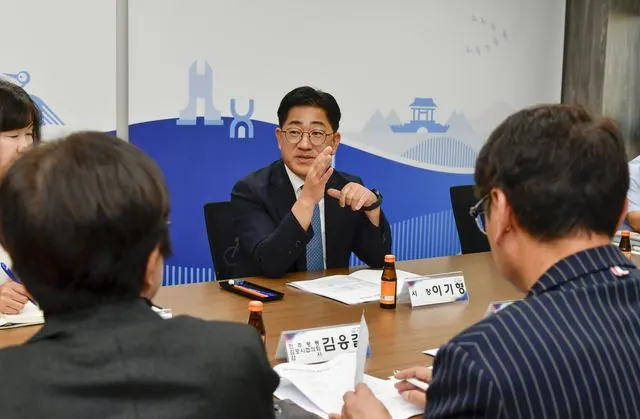 김포시장, 평화통일 협의회와 지역 사업 논의 사진 2