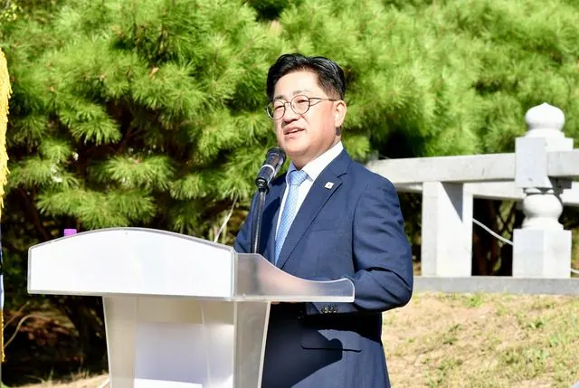 인사말을 전하고 있는 이기형 김포시장