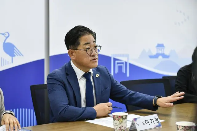 김포 학교 통학버스·시설 개방 현안, 시장이 학교운영위와 논의 사진 1