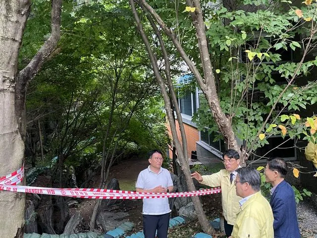 김포 재난취약시설 점검, 부시장 급경사지·사우동 판매시설 현장 확인 사진 1
