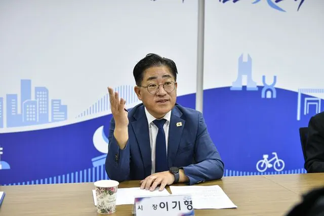 김포5일장 상인회 만난 김포시, 운영 애로 청취 사진 1