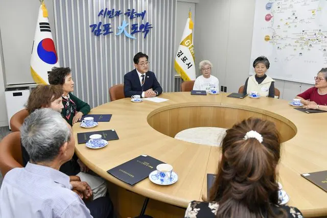김포 성인문해교육 학습자 격려 차담회…교육 의견 청취 사진 1