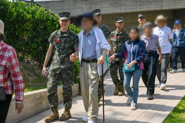 김포 치매환자 24명, 해병대와 애기봉 체험 사진 1