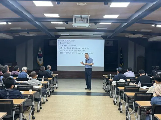 김포시농업기술센터, 여름철 포도 재배 현장교육 실시 사진 2