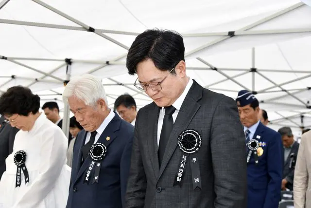 김포시 현충일 추념식, 청소년이 헌화·안내 도맡아 사진 1