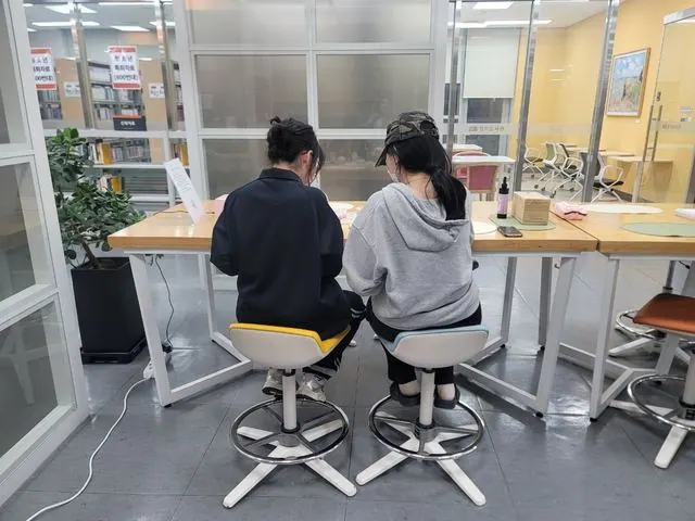 김포 장기도서관 밤샘 책읽기, 17~18일 20여 명 참여 사진 2