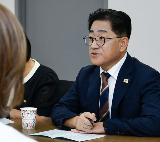 김포시-김포교육지원청, 신임 교육장과 교육환경 협력 논의 사진 1