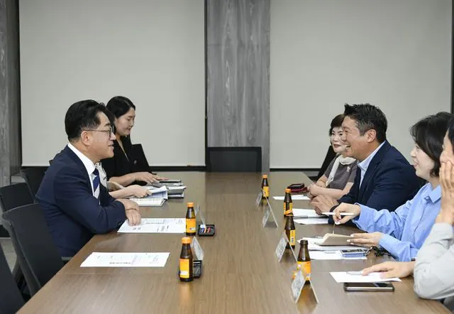 김포시장, 주민자치협의회 임원진과 정담회…처우개선 논의 사진 1