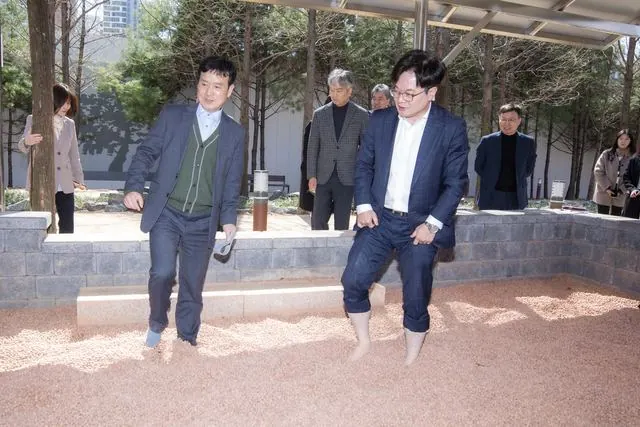 김포시, 고다니 유수지 꽃길·맨발길 확대 추진 사진 2