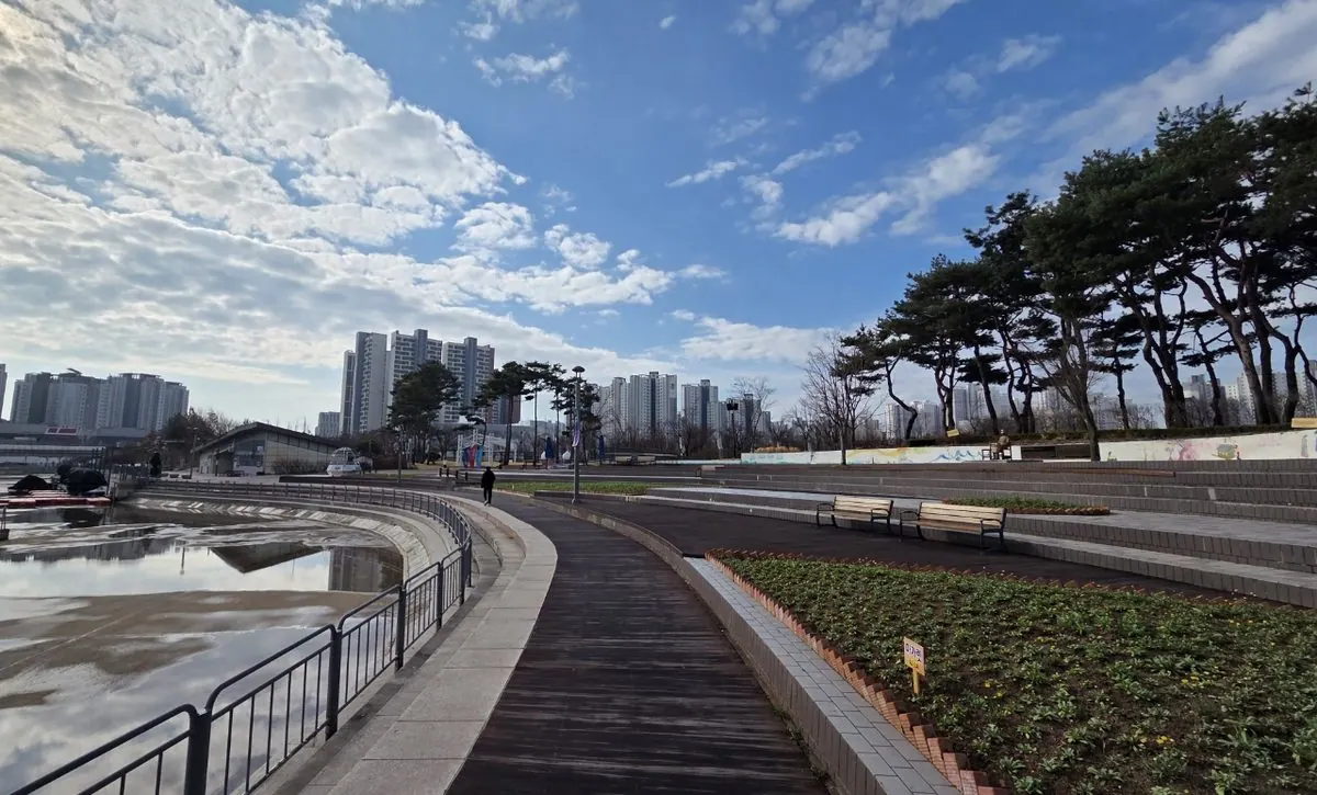 금빛수로 전경