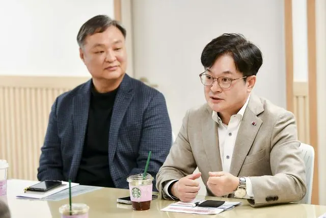 김포 여권민원실 4월 무인발급기 도입…2월까지 1만4859건 처리 사진 1