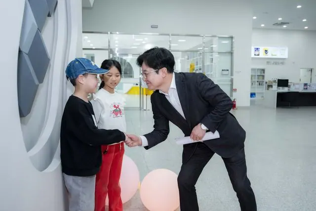 김포 도서관 야간개장 현장점검…독서대전도 개막 사진 2
