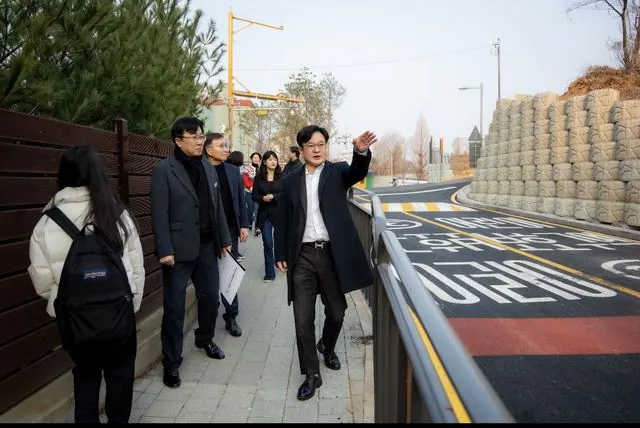 김포 모담초·중 통학로, 1차로→2차로 확장 개통 사진 2