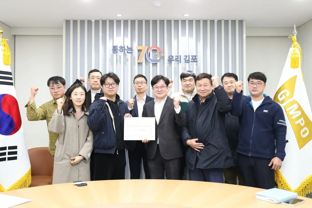 김병수 시장이 3일 서울지하철 5호선 국회국민청원에 힘쓴 시민들을 만나 시민의 뜻을 정부에 전하는데 적극 나서겠다고 각오를 다진 바 있다.